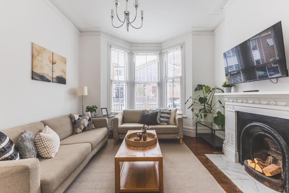 Stunning fully firnished 4 bedroom house in Peckam Vacation rental in London Borough of Southwark