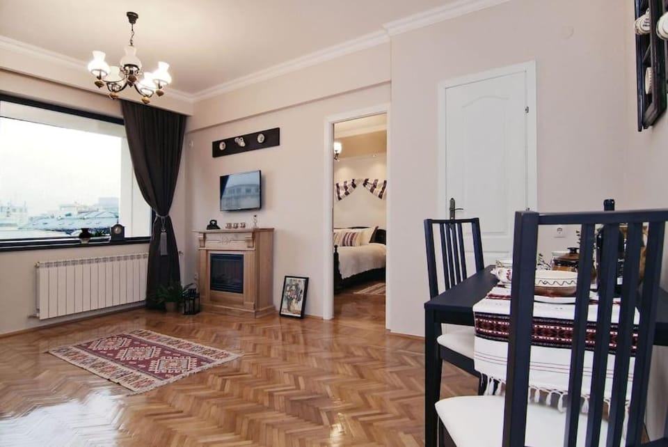 Istoric Center - Romanian Quiet Apartment Apartment in Bucharest