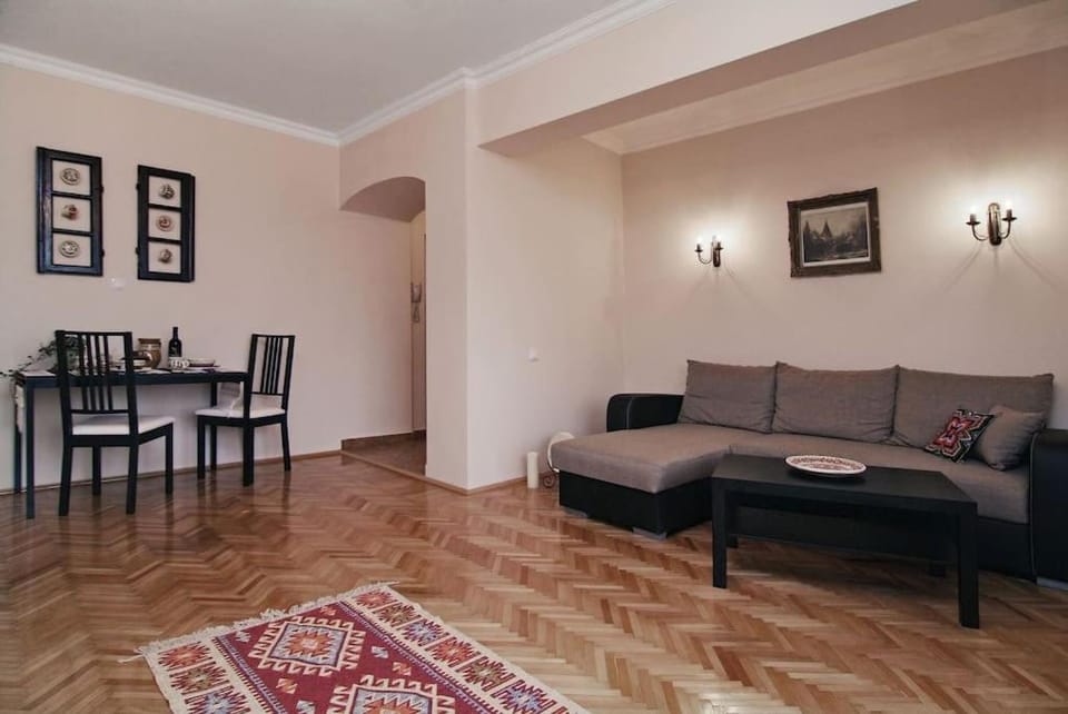 Istoric Center - Romanian Quiet Apartment Apartment in Bucharest
