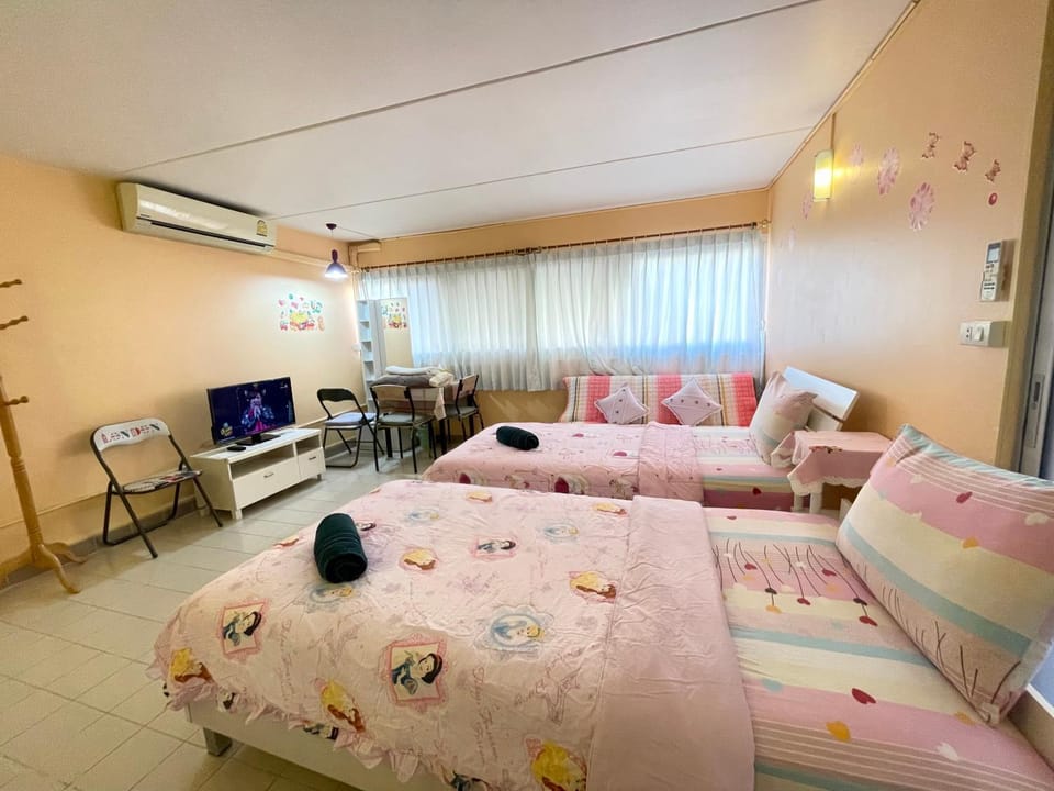 Bed, Bedroom, hair dresser, towels, air conditioner