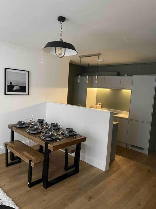 Charming Apartment BARBICAN/HOE PARKING,Courtyard! Apartment in Plymouth