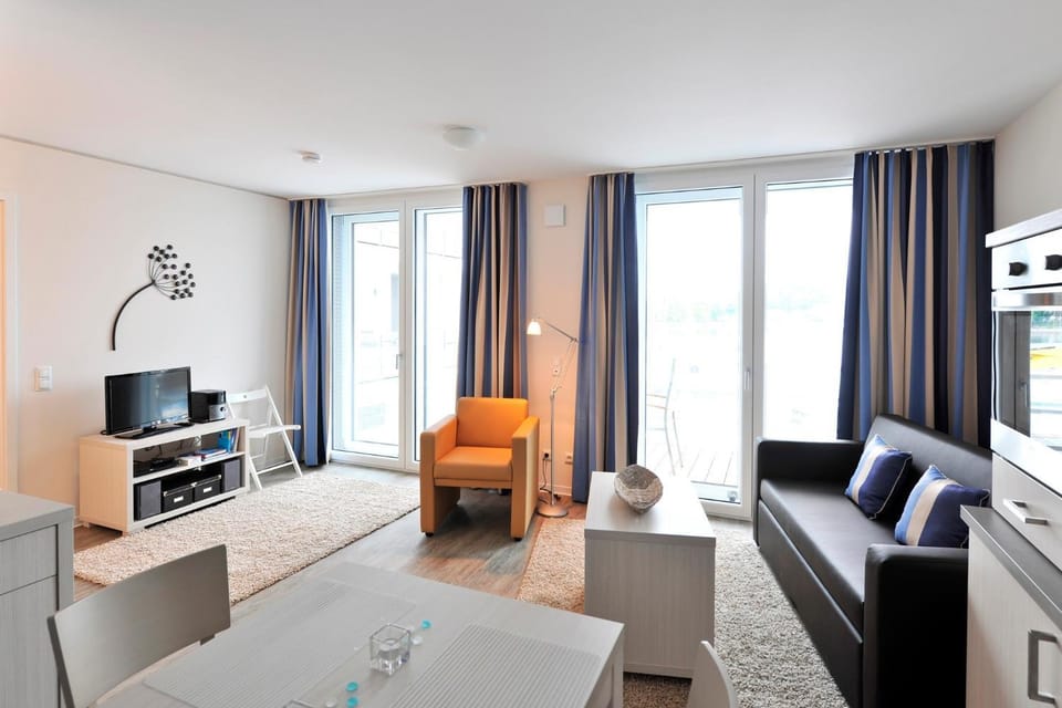 Apartment 12 - "Silbermöwe I" - Blickrichtung Yacht- und Binnenhafenoffenes Meer Apartment in Eckernförde