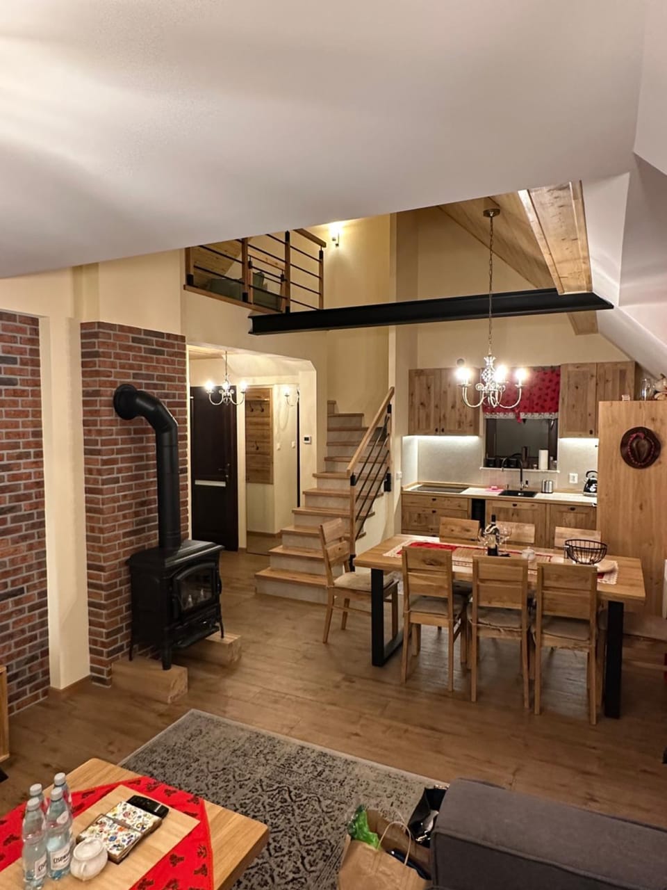 Kitchen or kitchenette, Dining area, flat iron