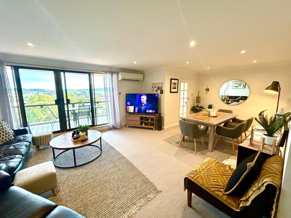 Gosfords Best Location with Views Apartment in Gosford