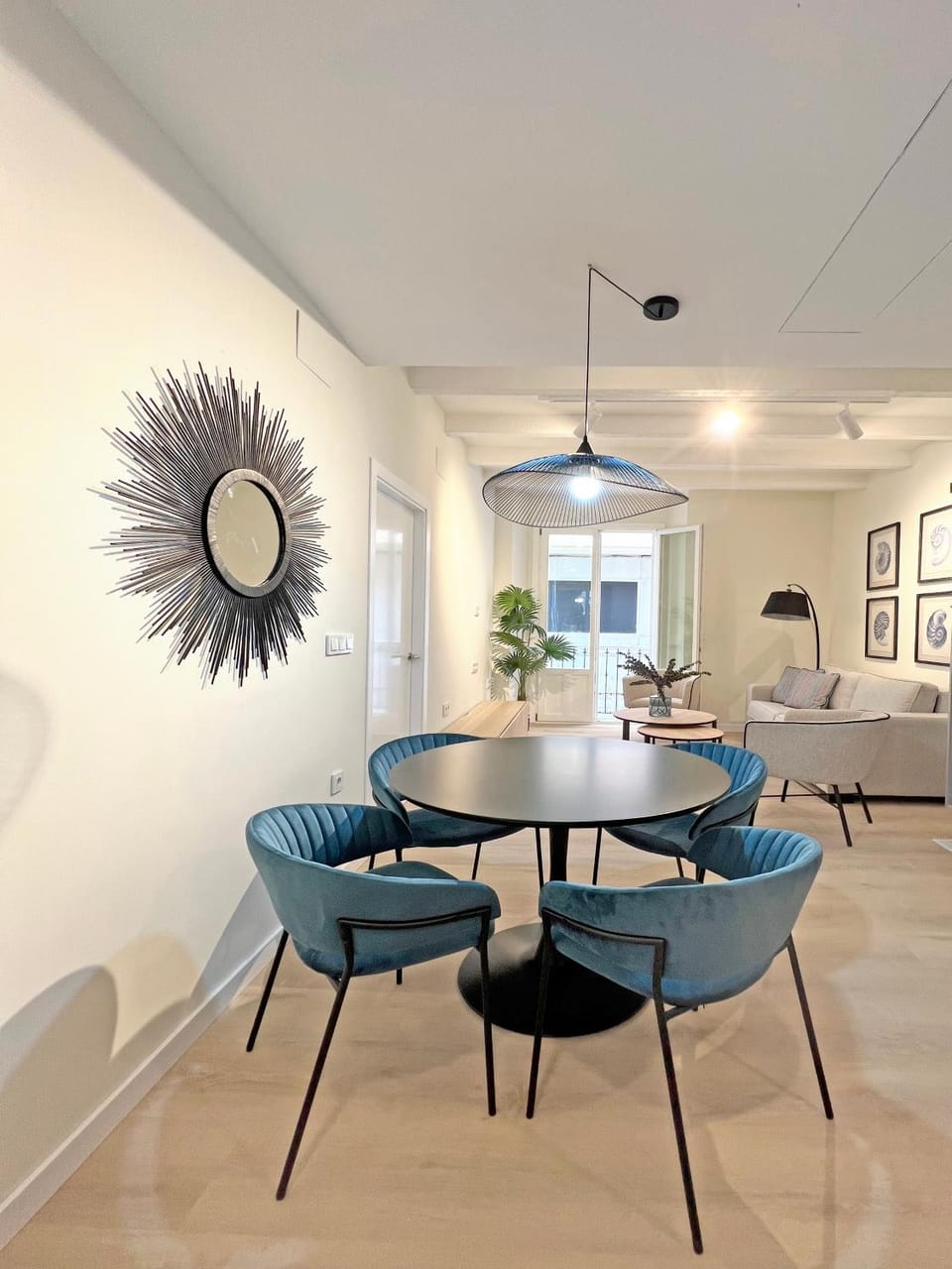 Seating area, Dining area