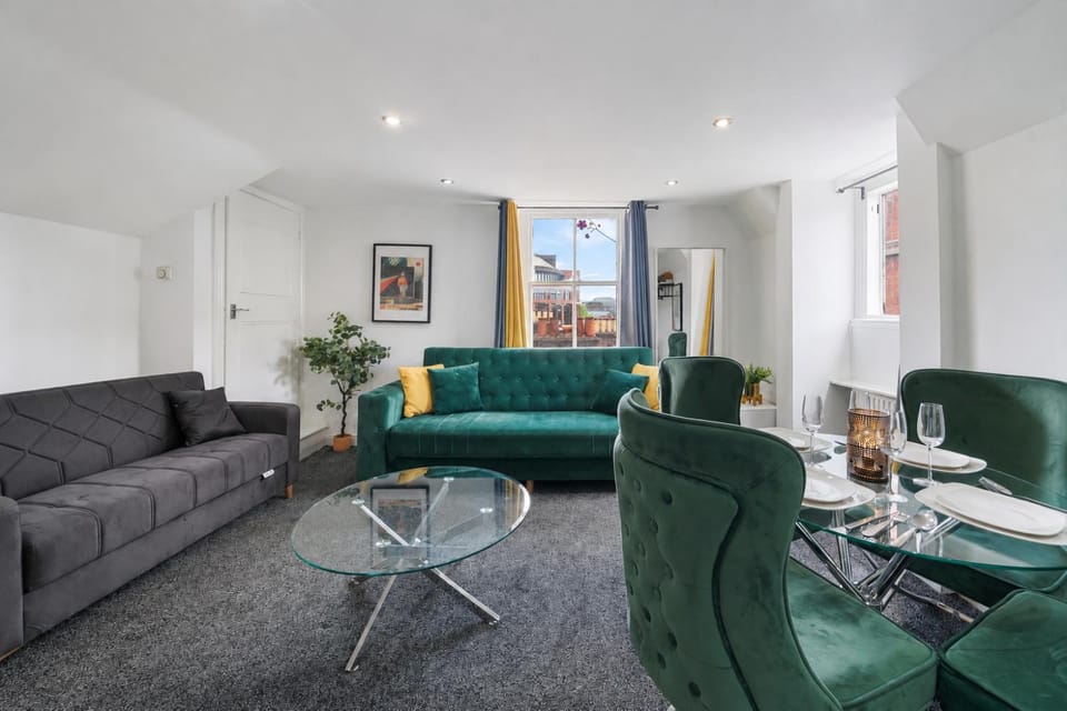 Luxurious 1-Bedroom Penthouse on Oxford Street 11G Apartment in City of Westminster