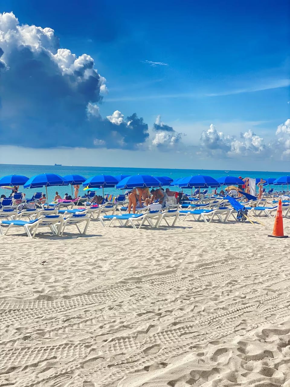 MIAMI Collins Beach Apartments Apartment in Sunny Isles Beach
