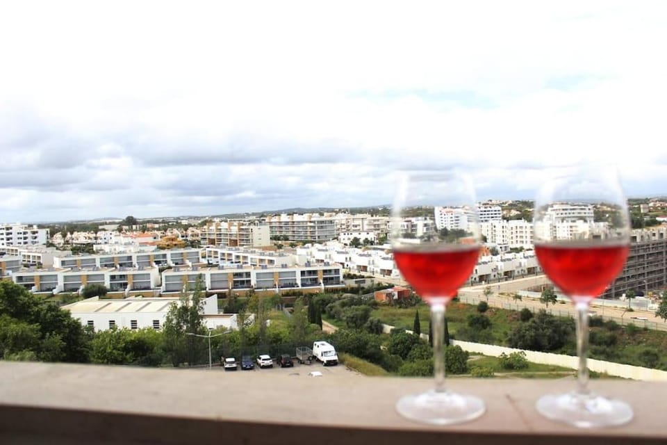 View (from property/room), Balcony/Terrace, City view
