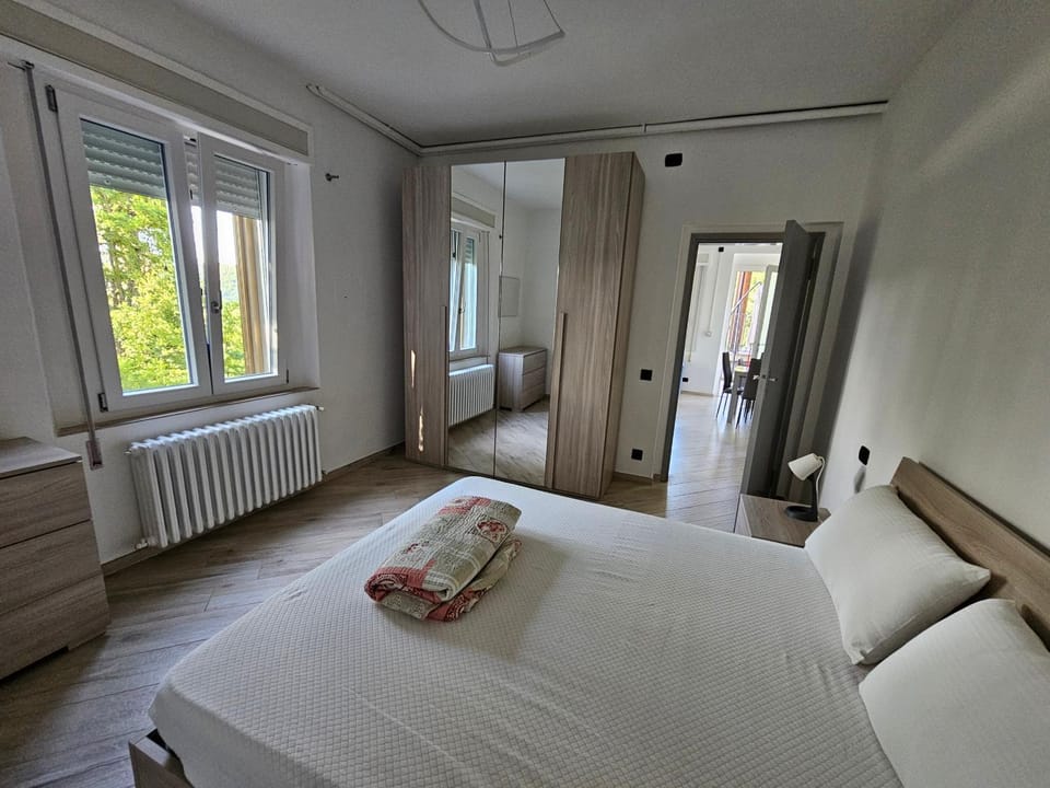 Bed, Photo of the whole room, Bedroom, wardrobe