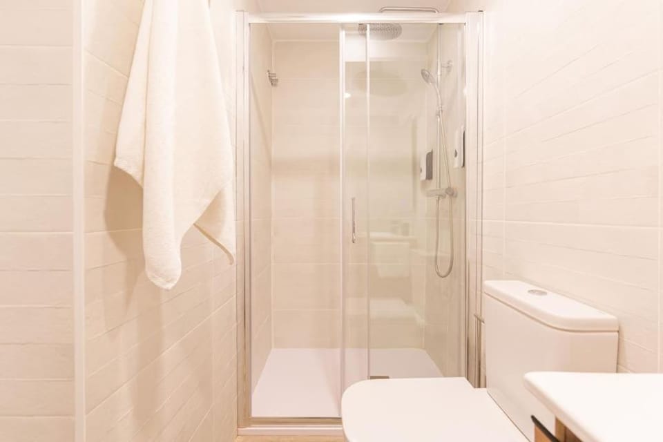 Amplio piso a 300m de Retiro Apartment in Madrid