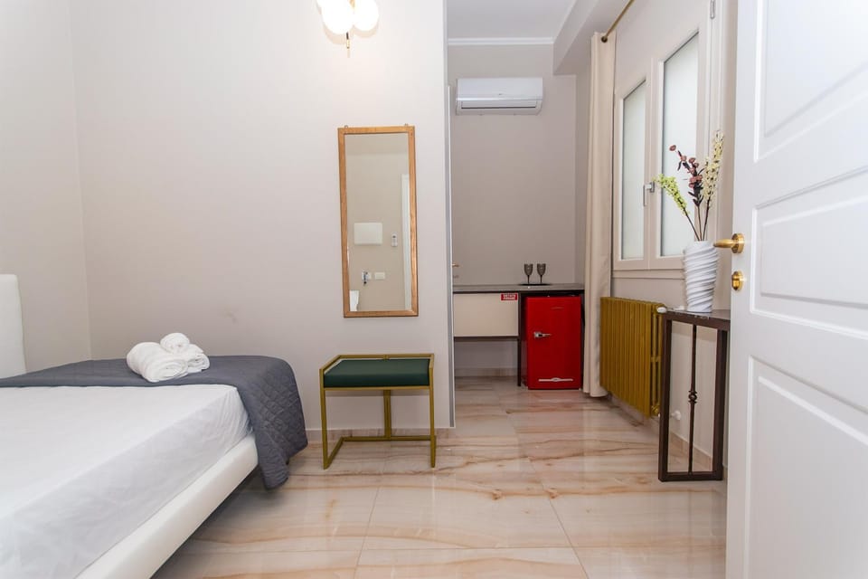 Bed, Photo of the whole room, Bedroom, wardrobe, air conditioner