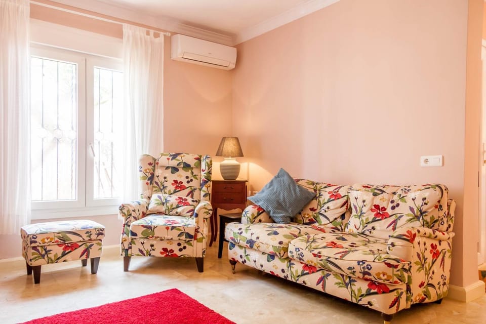 Communal lounge/ TV room, Living room