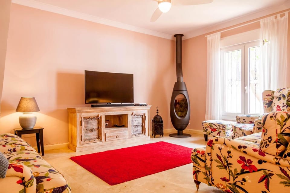 Communal lounge/ TV room, Living room