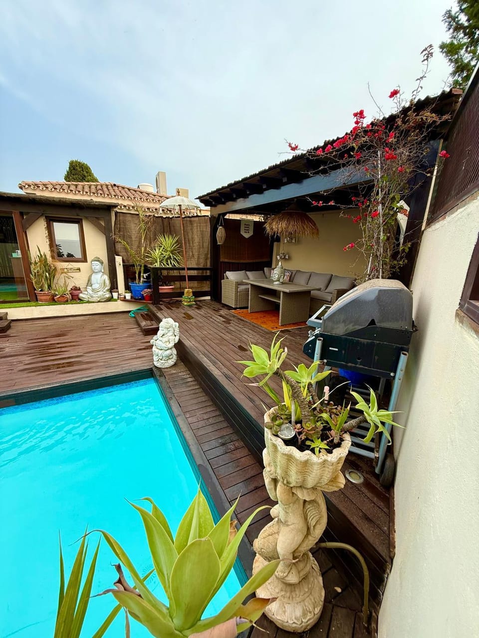 Day, Pool view, Swimming pool, sunbed