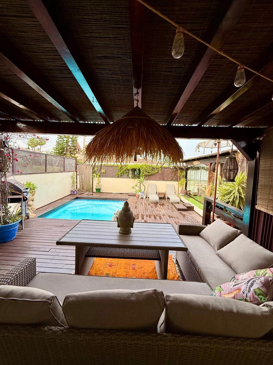 View (from property/room), Balcony/Terrace, Seating area, Pool view