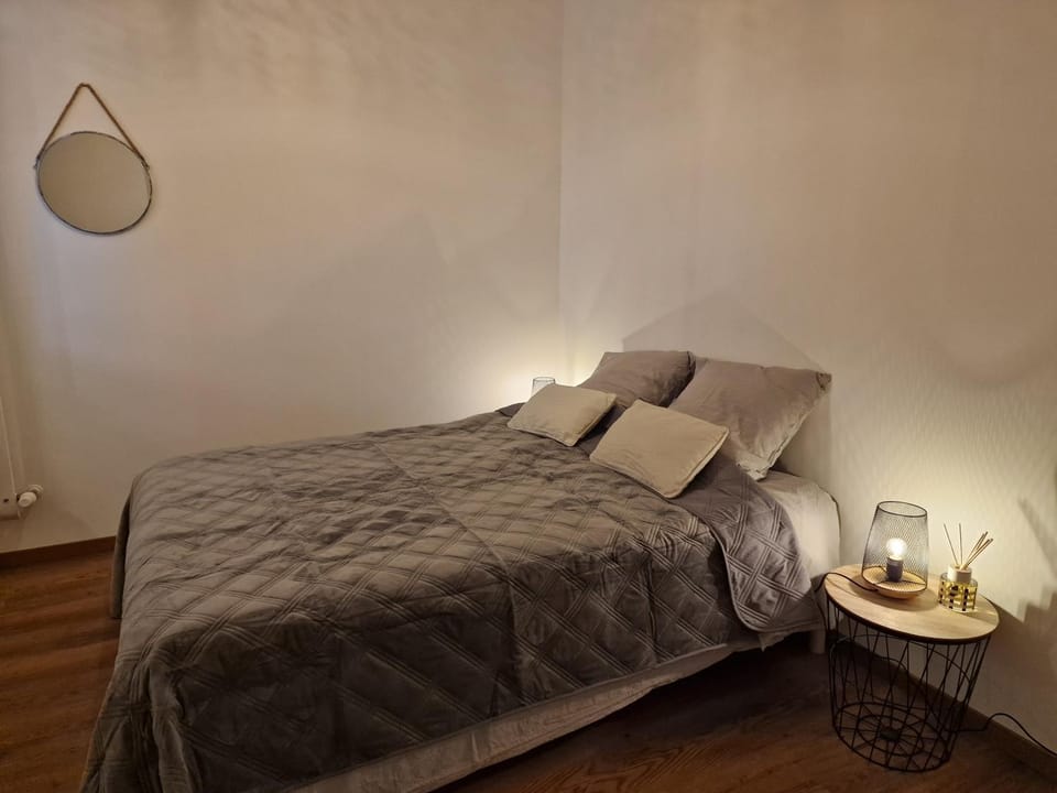 Bed, Bedroom