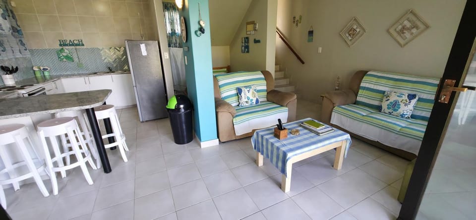 Kitchen or kitchenette, Living room, microwave, pet friendly, pet friendly