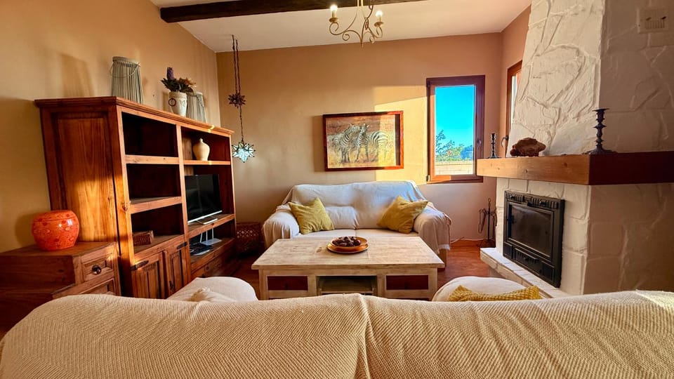 LA CASA ROJA Casa privada con piscina y vistas Zona Torrox Chalet in Río de Torrox