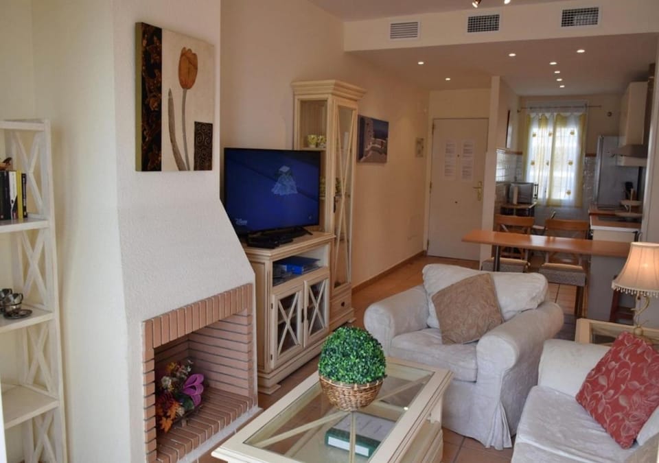 Communal lounge/ TV room, TV and multimedia, Living room, air conditioner