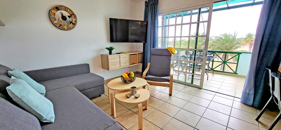 TV and multimedia, Balcony/Terrace, Living room, Seating area