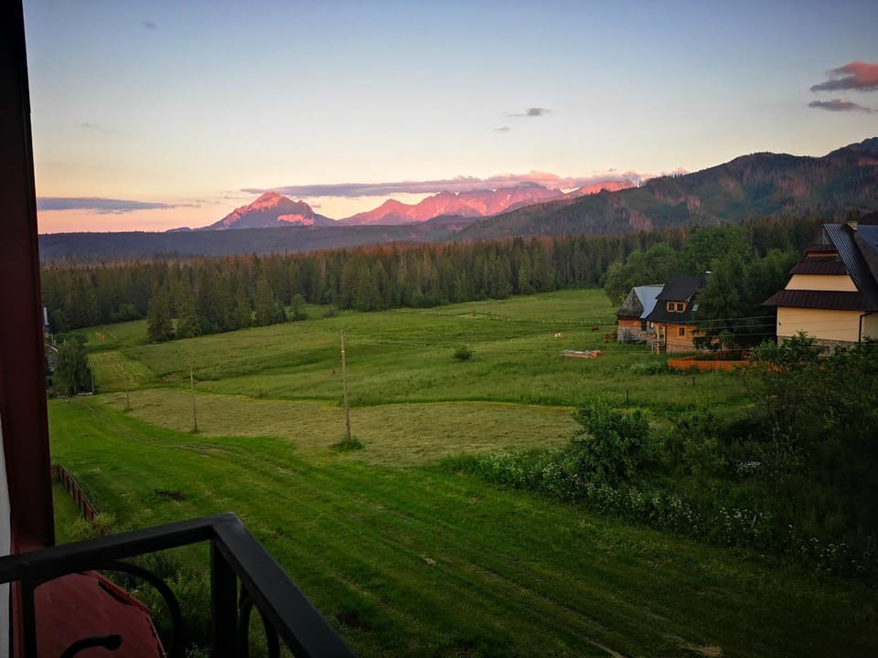 Nearby landmark, Spring, Day, Natural landscape, Mountain view, Sunset
