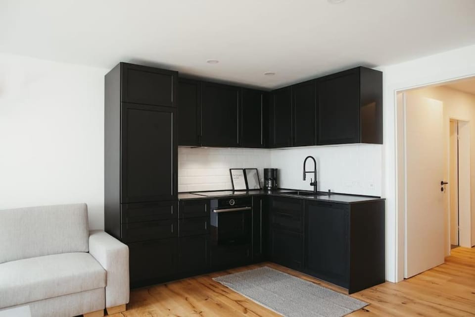 Kitchen or kitchenette, pet friendly, stove