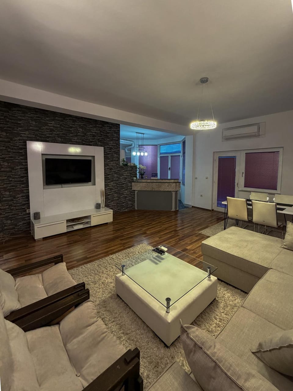 TV and multimedia, Living room, Seating area, air conditioner