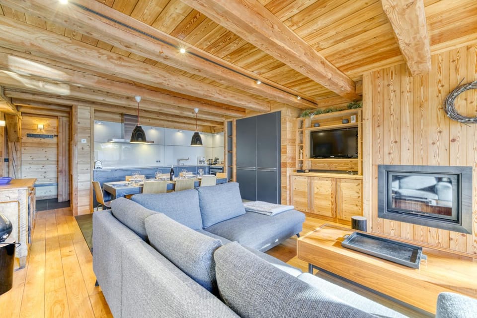 TV and multimedia, Kitchen or kitchenette, Living room