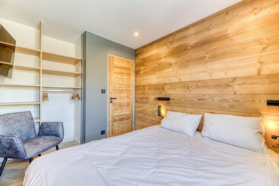 TV and multimedia, Photo of the whole room, Bedroom