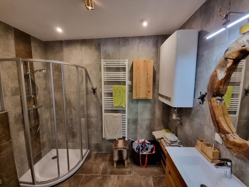 Shower, Bathroom