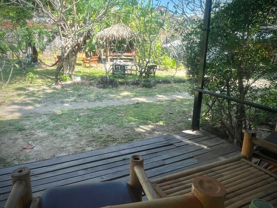 Ozone Beach House Hostel in Sala Dan