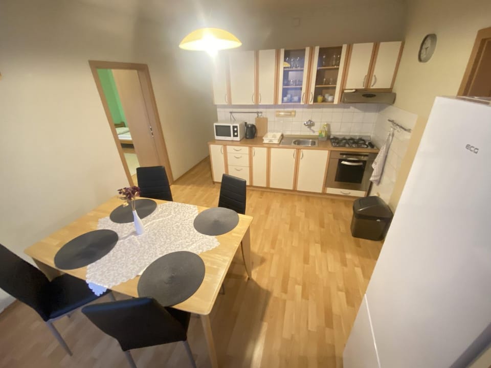 Kitchen or kitchenette, kitchen, kitchen