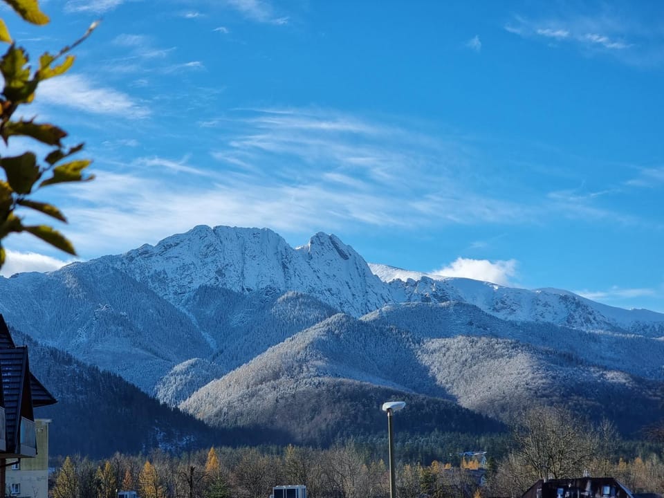 Nearby landmark, Day, Natural landscape, Mountain view
