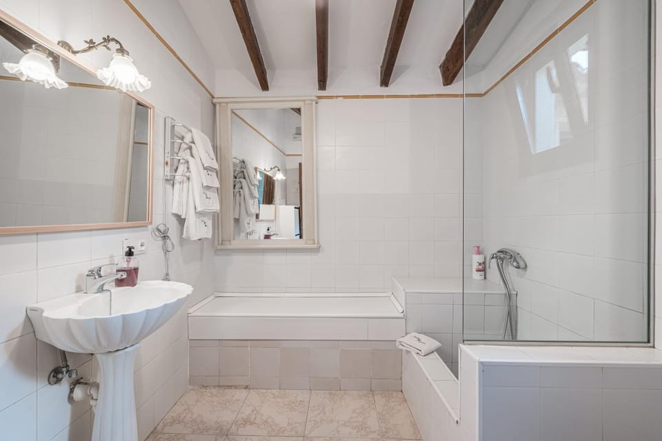 Bathroom, Living room