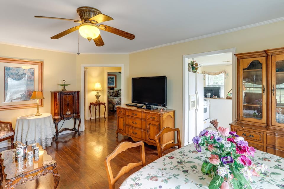 Quiet Family Cottage w/ Fishing Pond in Senatobia House in Mississippi