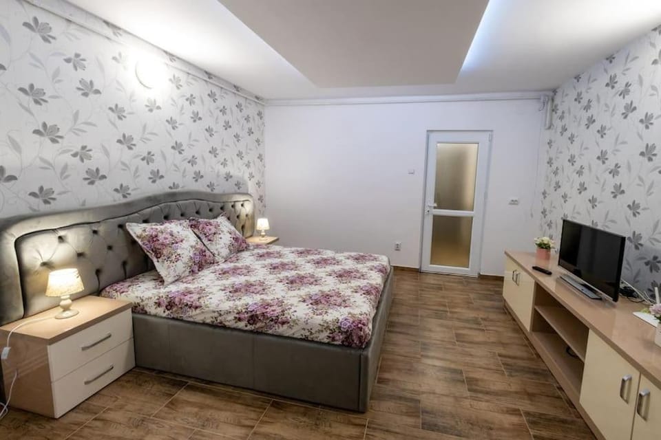 Luxury Radox Apartment Park 1 BZ Apartment in Romania