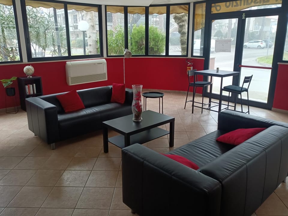 Living room, Lobby or reception