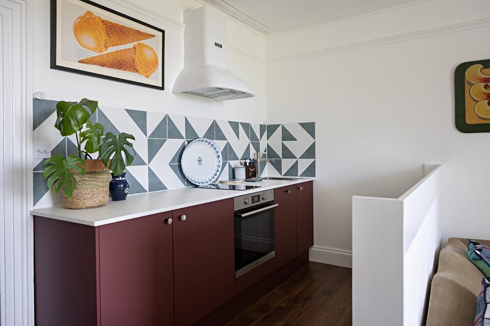 Kitchen or kitchenette, pet friendly, stove