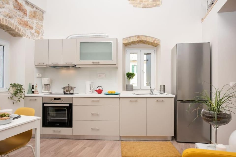 Kitchen or kitchenette, oven, stove