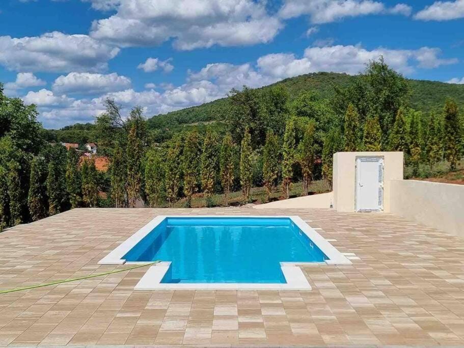 Natural landscape, Mountain view, Swimming pool, sunbed