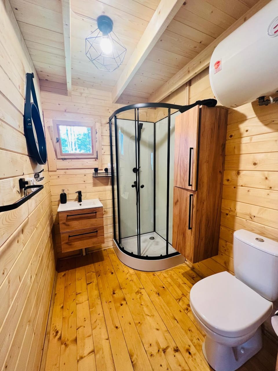 Domek z balią w lesie na Mazurach House in Poland