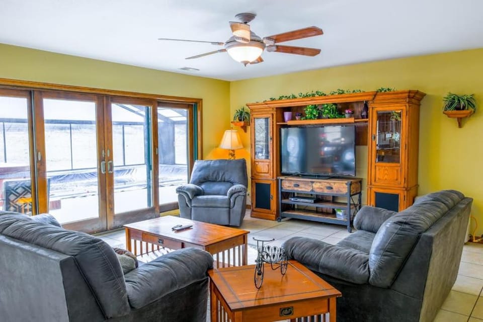 Meadow Creek Manor House in Qualla