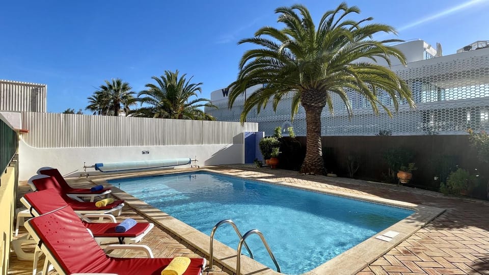 Pool view, Swimming pool, sunbed