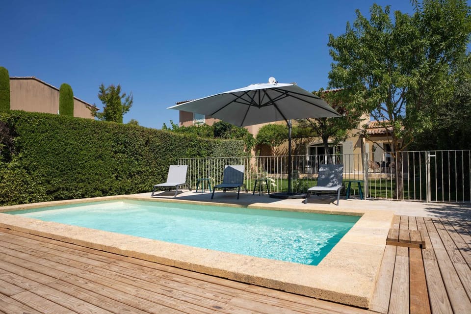 Pool view, Swimming pool, sunbed