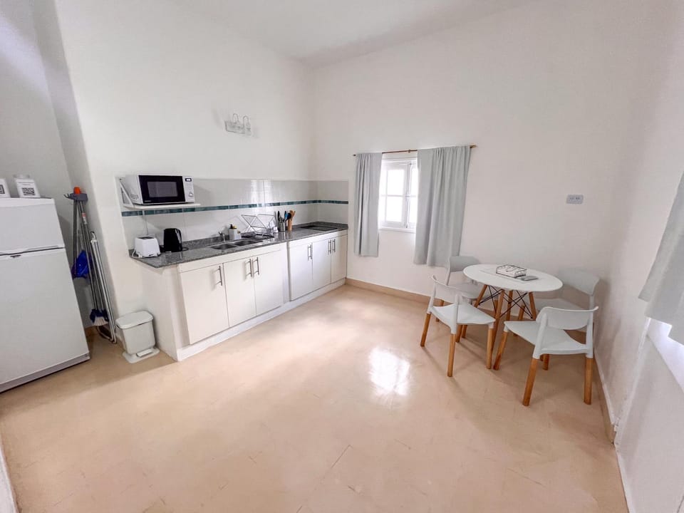 Kitchen or kitchenette, Dining area, stove, toaster