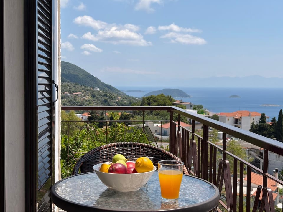 Natural landscape, View (from property/room), Balcony/Terrace, Mountain view, Sea view