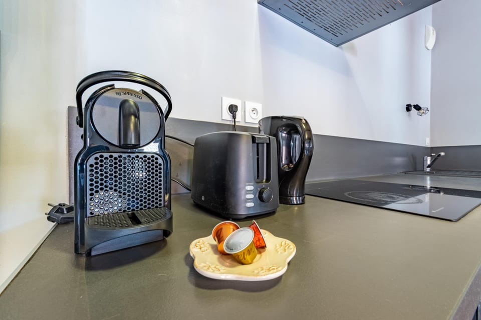 Coffee/tea facilities, toaster