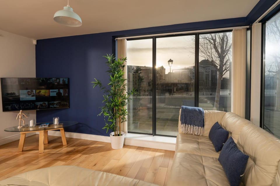 TV and multimedia, Living room, Seating area