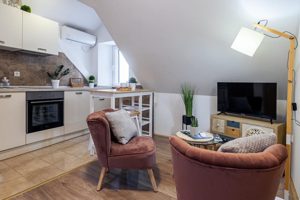 Kitchen or kitchenette, Living room, Dining area