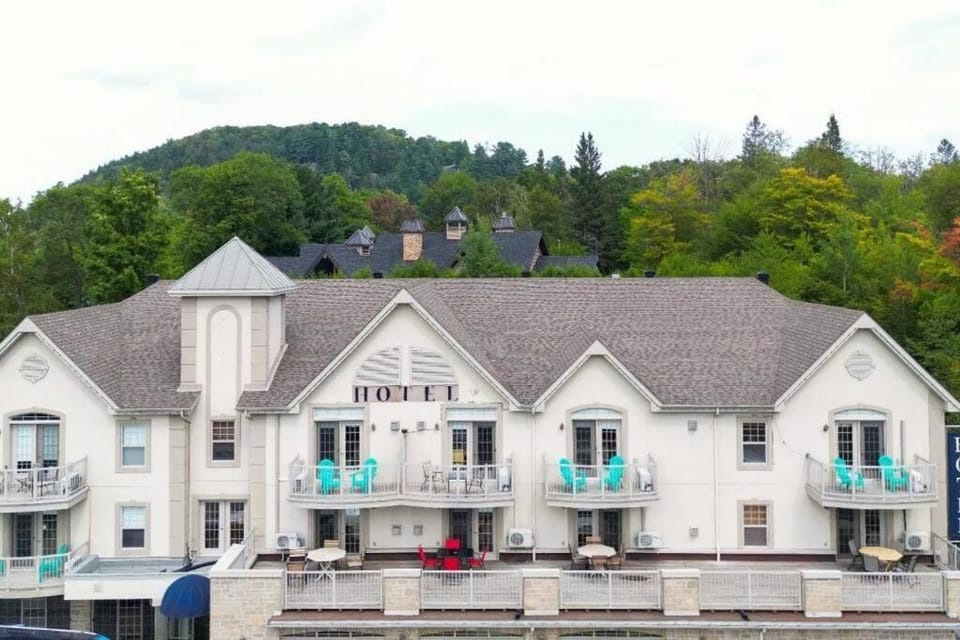 Charming studio with kitchen St-Sauveur Apartment in Saint-Sauveur